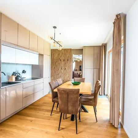 Family Kubinska Hola